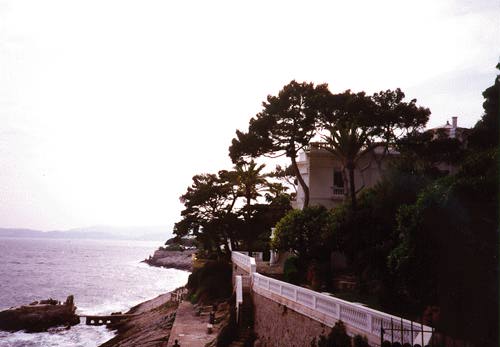 Building high up on a scenic coast